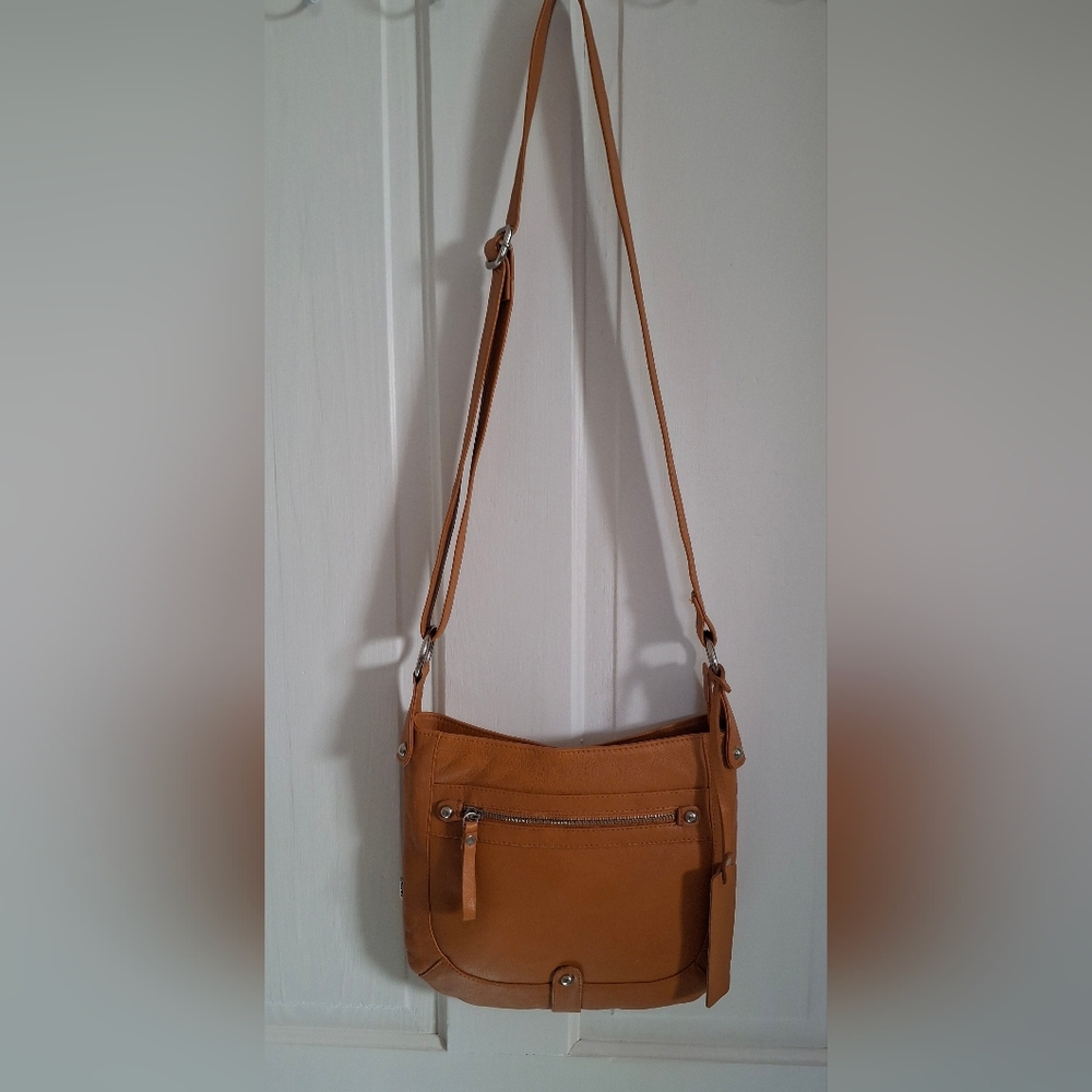 Tano Leather Crossbody Bag NEW - Picture 2 of 12
